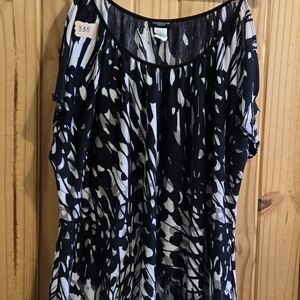 Perception Women Black White Abstract Cold Shoulder Top Gold Chain Detail 2X